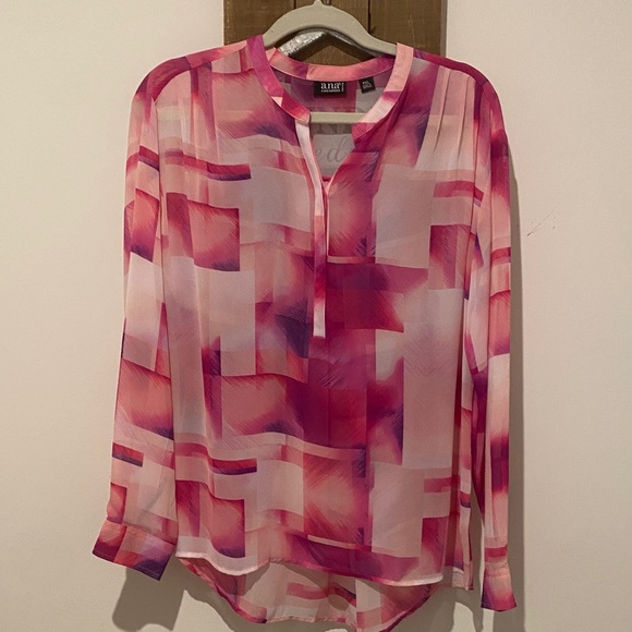 a.n.a Pink and White Geometric Blouse - Picture 1 of 5